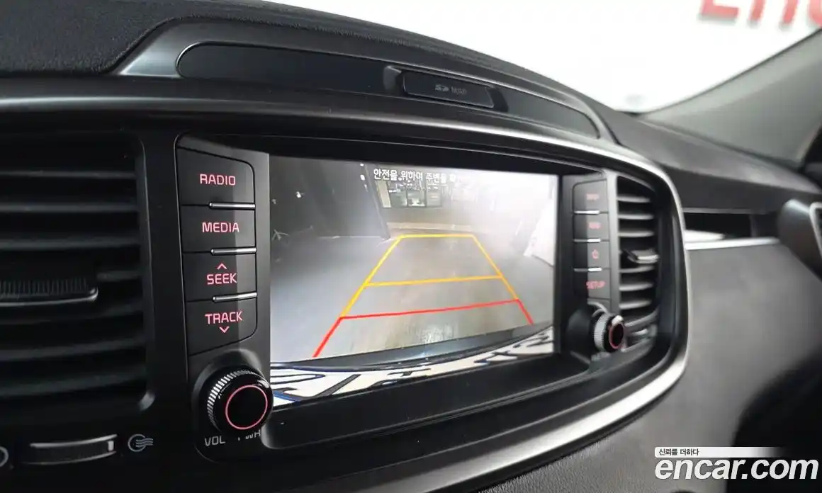 Kia Sorento 2018 2.0 Автомат в Москве № 120799, фото 15