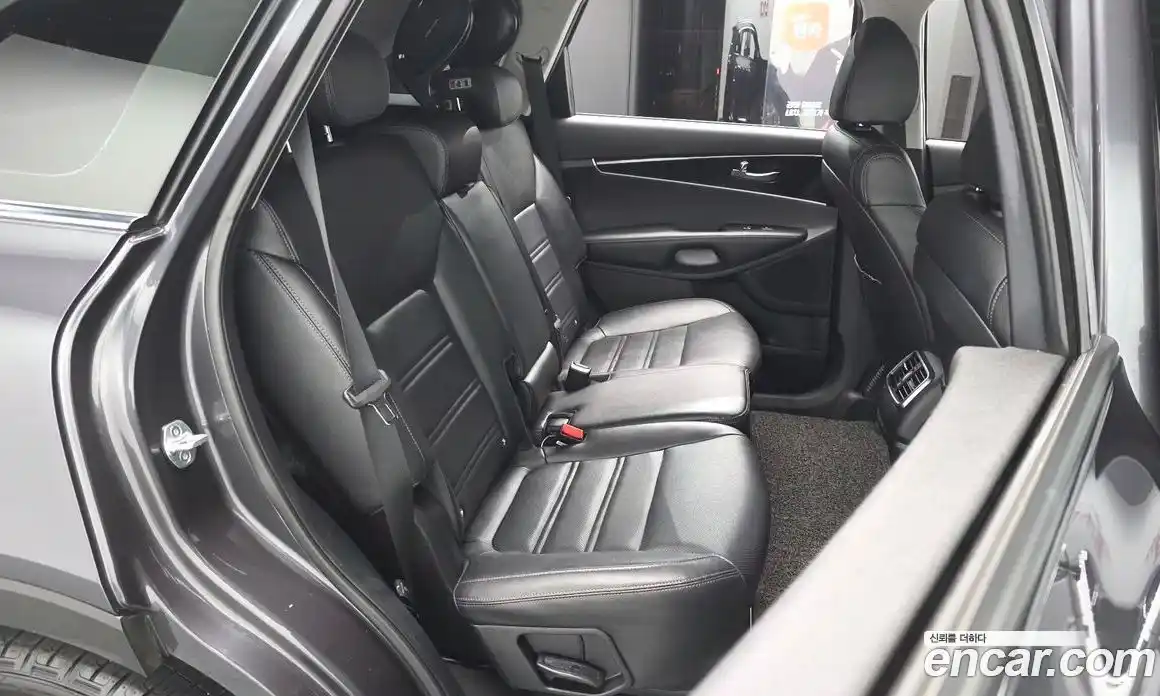 Kia Sorento 2018 2.0 Автомат в Москве № 120799, фото 18