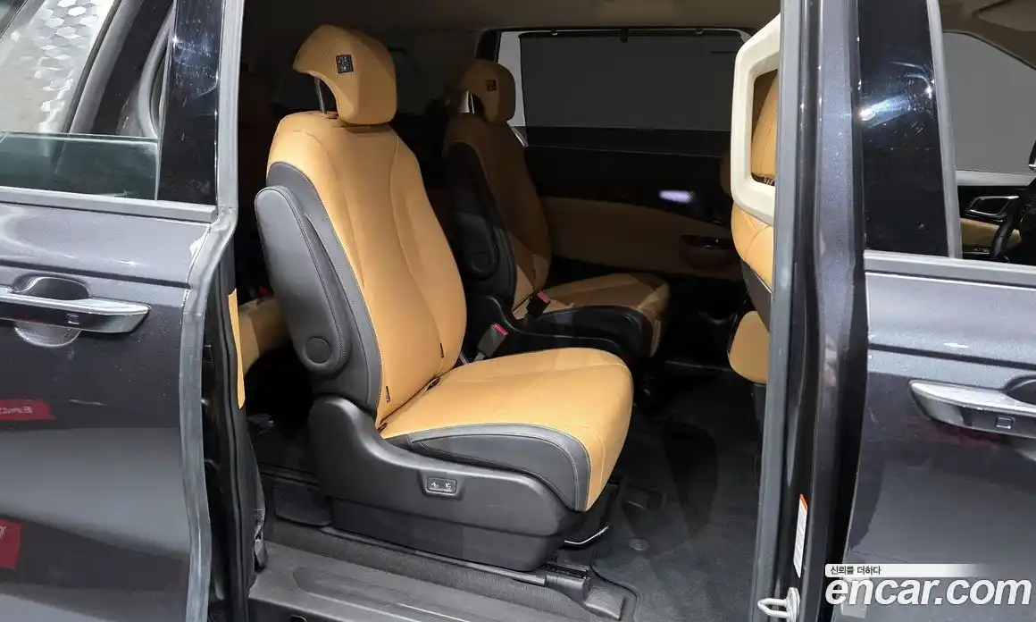 Kia Canival 2023 3.5 Автомат в Москве № 121979, фото 12