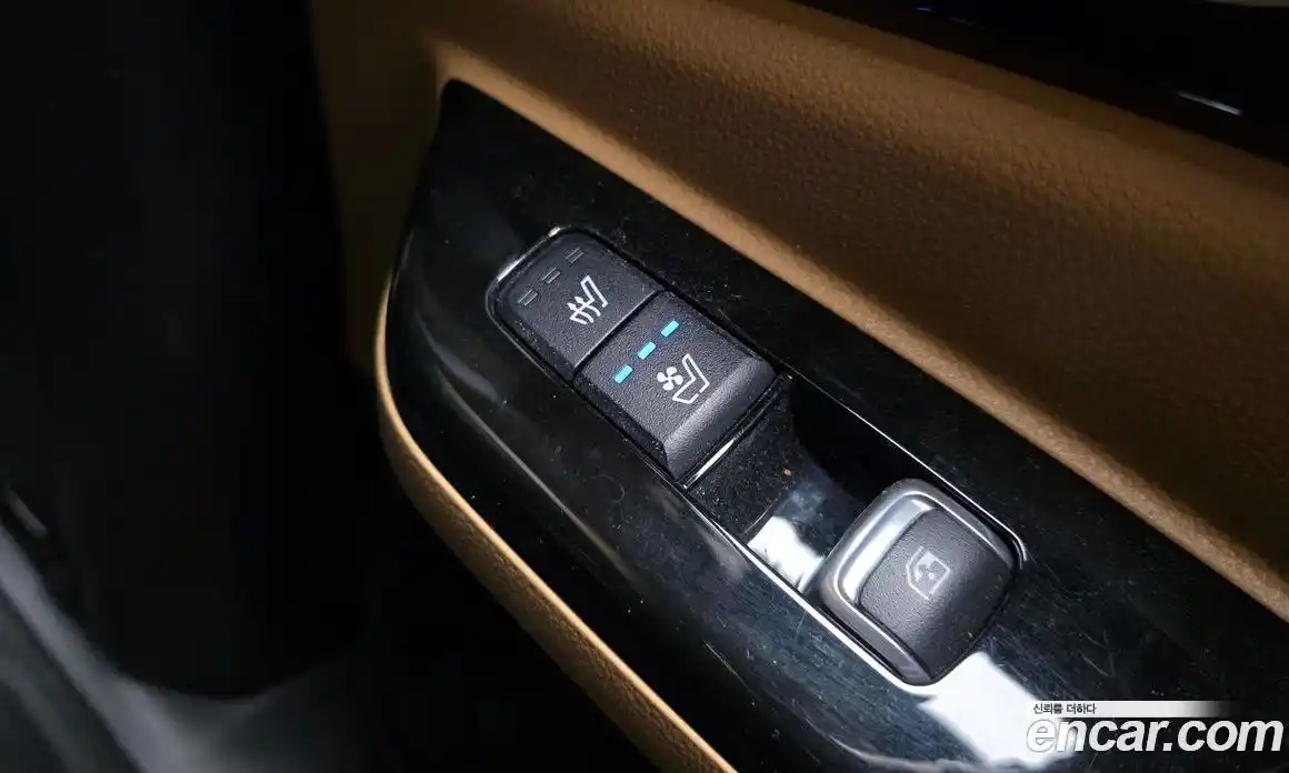 Kia Canival 2023 3.5 Автомат в Москве № 121979, фото 18