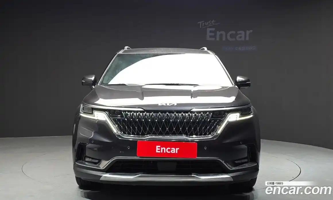 Kia Canival 2023 3.5 Автомат в Москве № 121979, фото 3