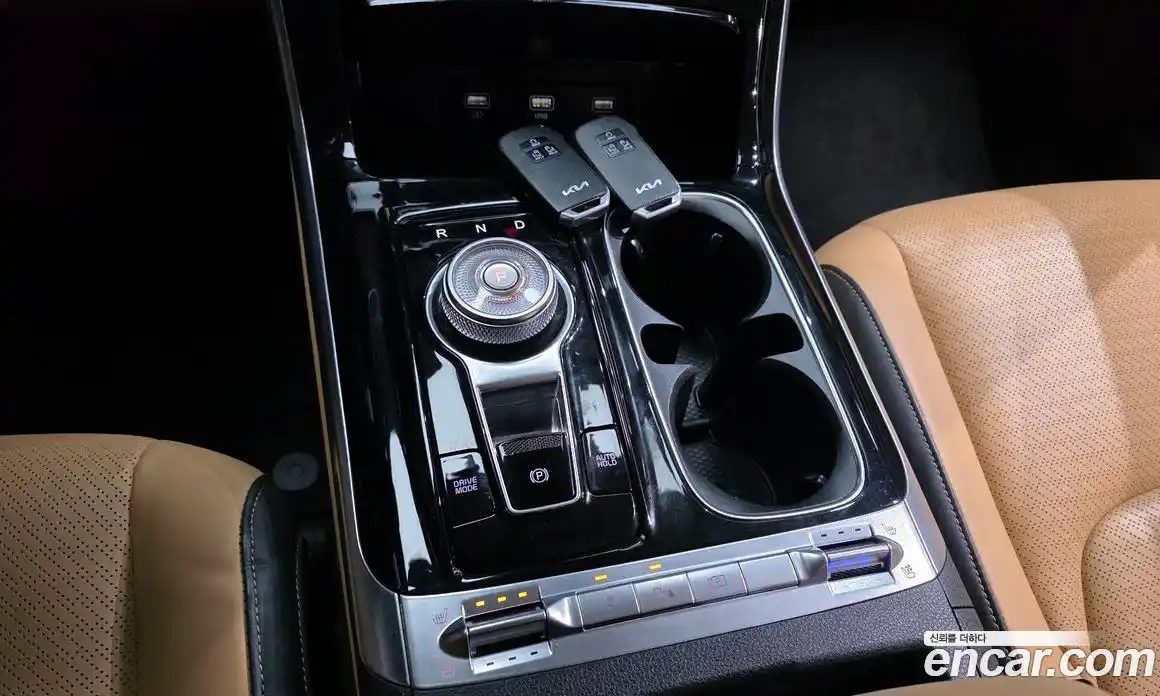 Kia Canival 2023 3.5 Автомат в Москве № 121979, фото 9