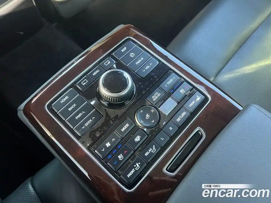 Hyundai Equus 2013 5.0 Автомат в Москве № 126029, фото 17
