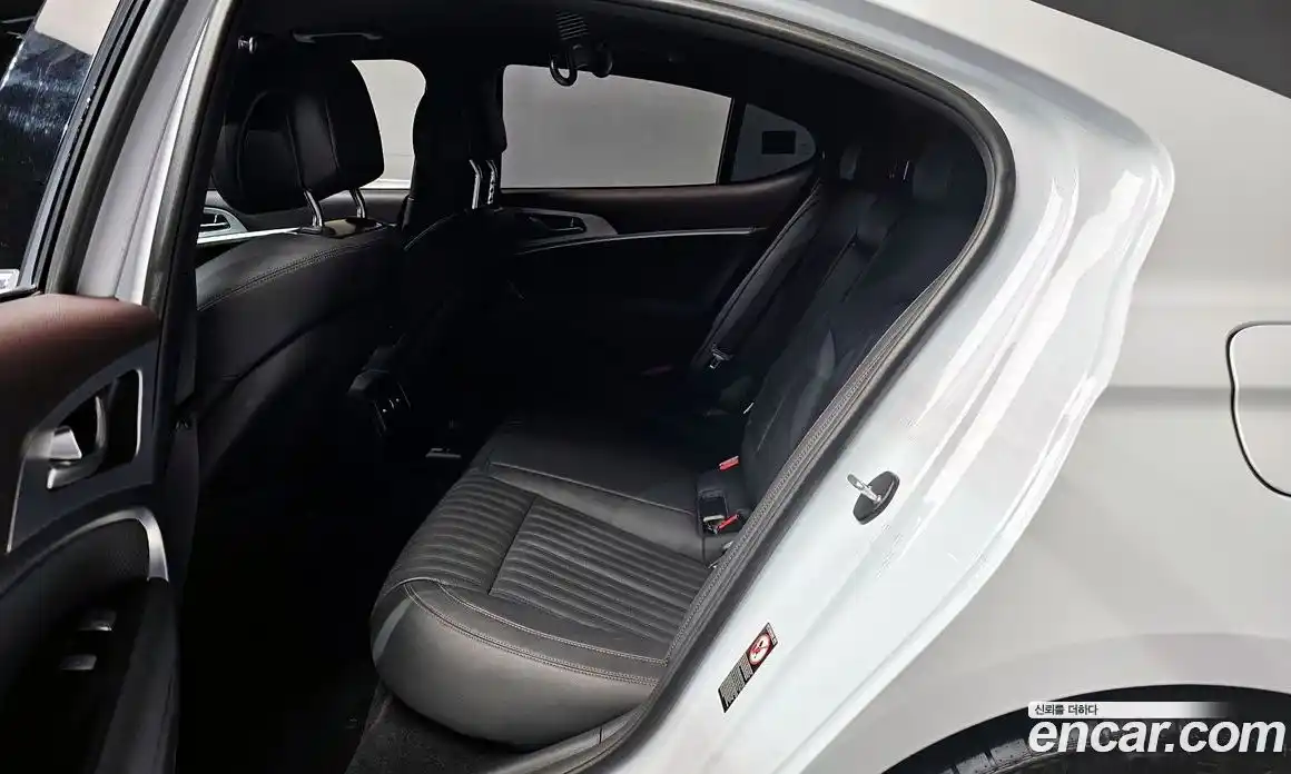 Genesis G70 2018 2.2 Автомат в Москве № 129235, фото 16