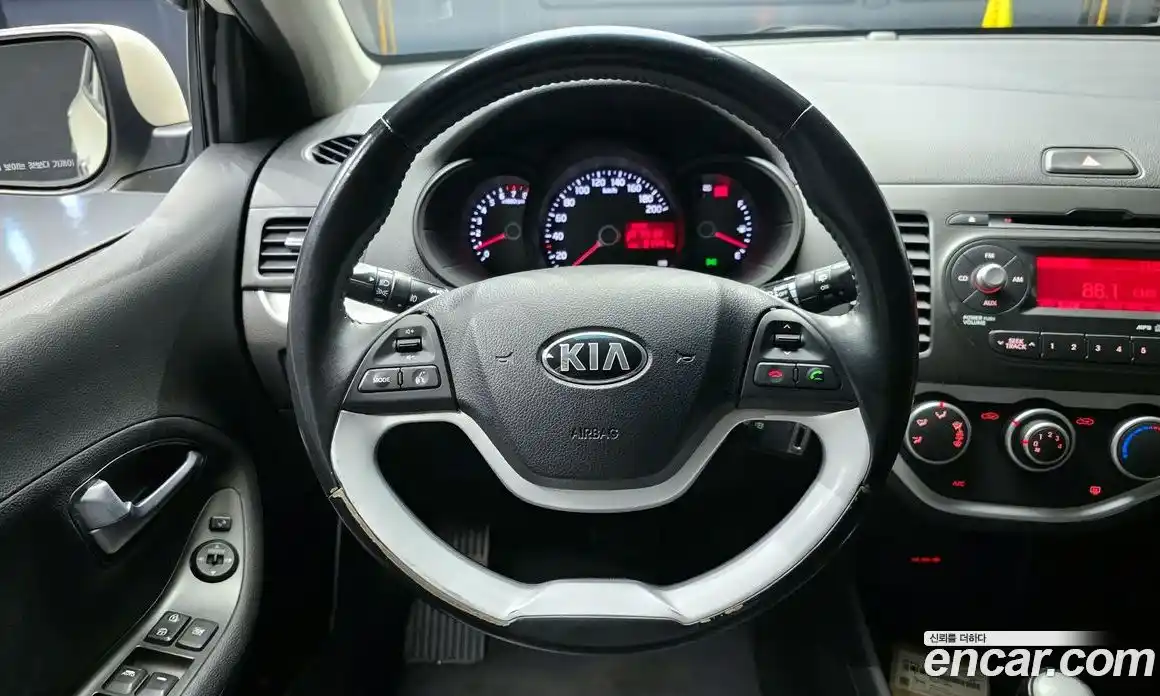 Kia Morning 2015 1.0 Автомат в Москве № 131419, фото 1