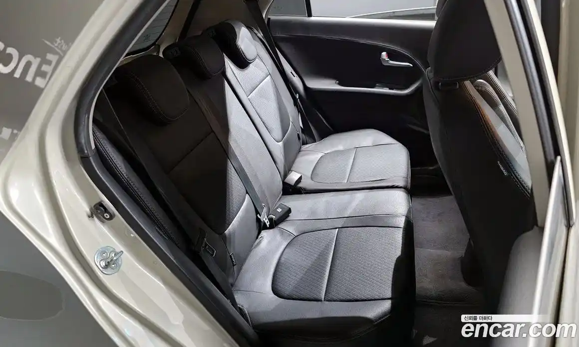 Kia Morning 2015 1.0 Автомат в Москве № 131419, фото 14