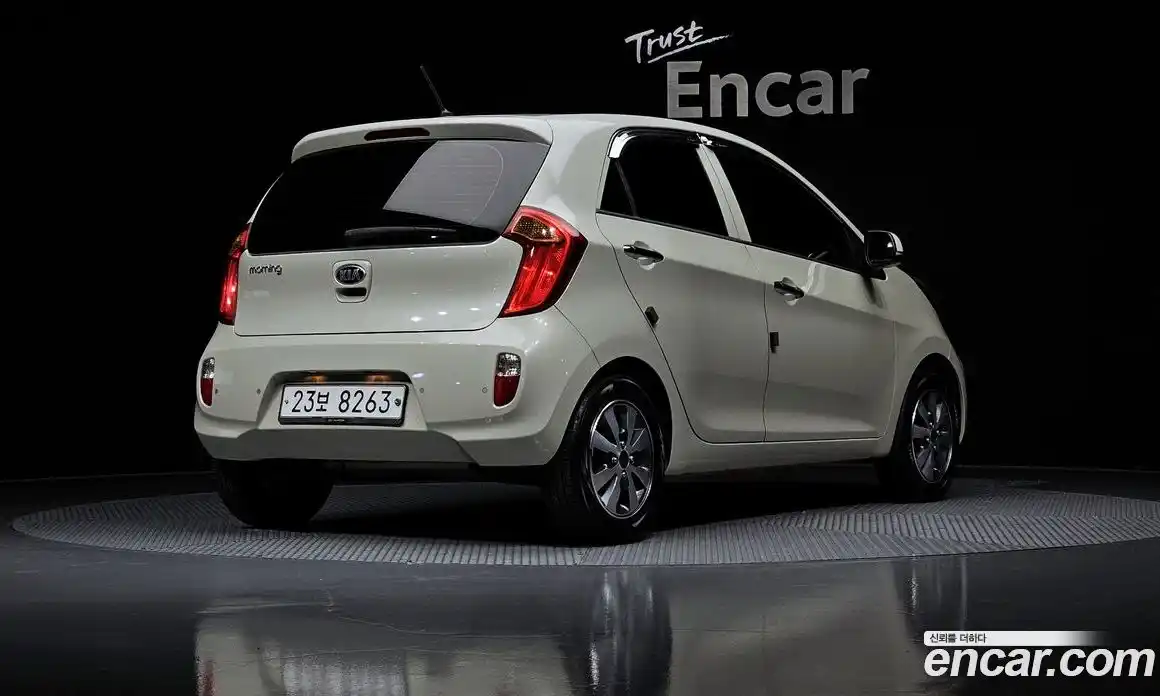 Kia Morning 2015 1.0 Автомат в Москве № 131419, фото 18