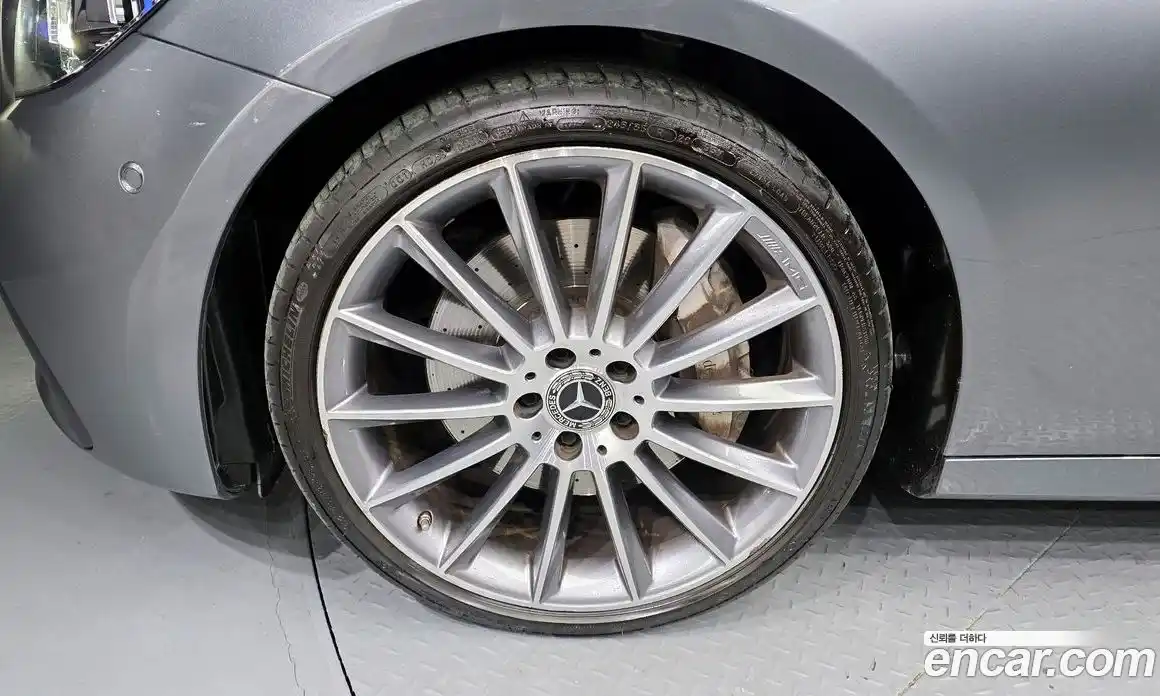 Mercedes-Benz E-Class 2021 2.0 Автомат в Москве № 138342, фото 4