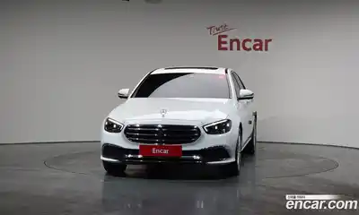 Mercedes-Benz E-Class 2022 2.0 Автомат в Москве № 141972, миниатюра 2