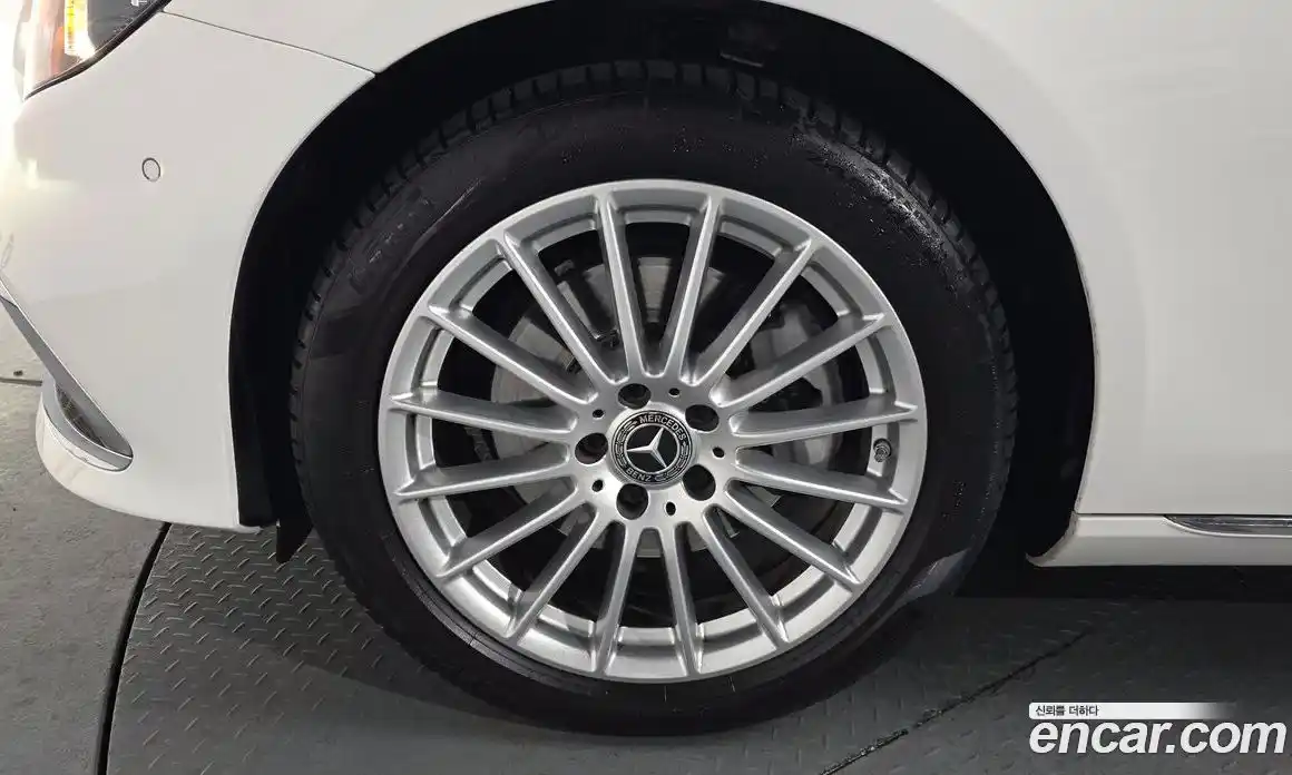 Mercedes-Benz E-Class 2022 2.0 Автомат в Москве № 141972, фото 3