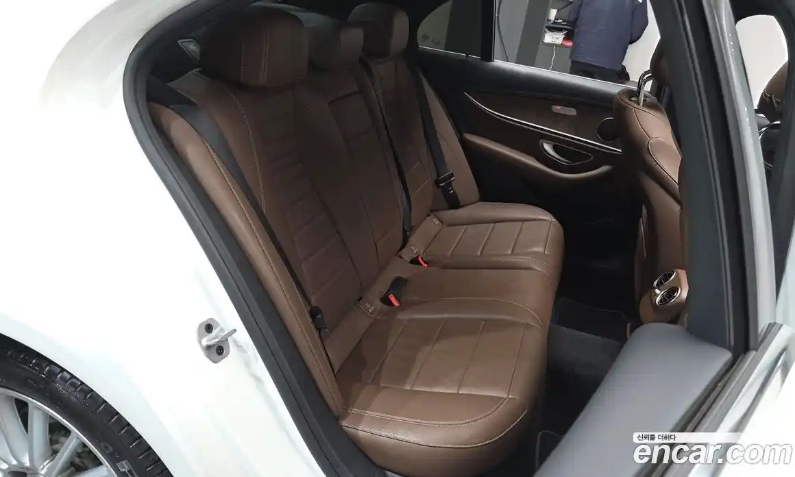 Mercedes-Benz E-Class 2022 2.0 Автомат в Москве № 141972, фото 6