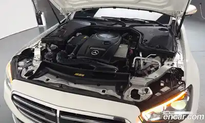 Mercedes-Benz E-Class 2022 2.0 Автомат в Москве № 141972, миниатюра 9