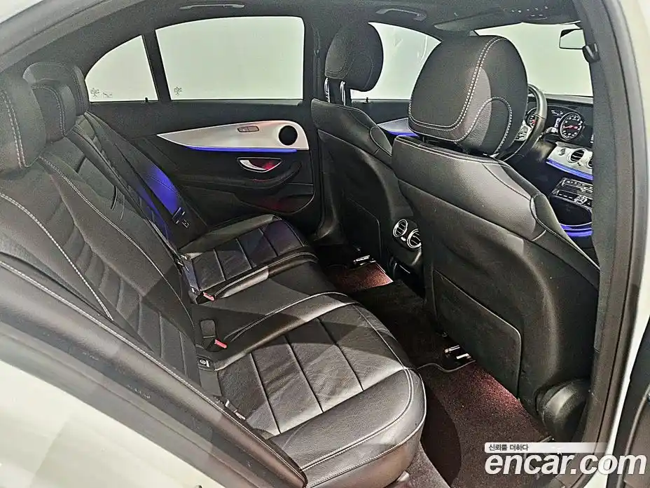 Mercedes-Benz E-Class 2020 2.0 Автомат в Москве № 142398, фото 17