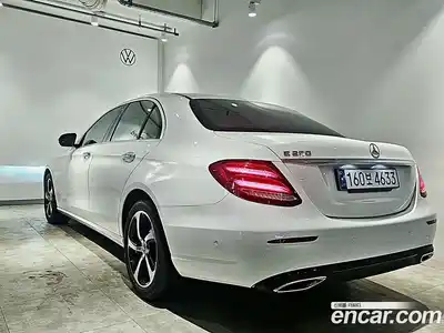 Mercedes-Benz E-Class 2020 2.0 Автомат в Москве № 142398, миниатюра 2