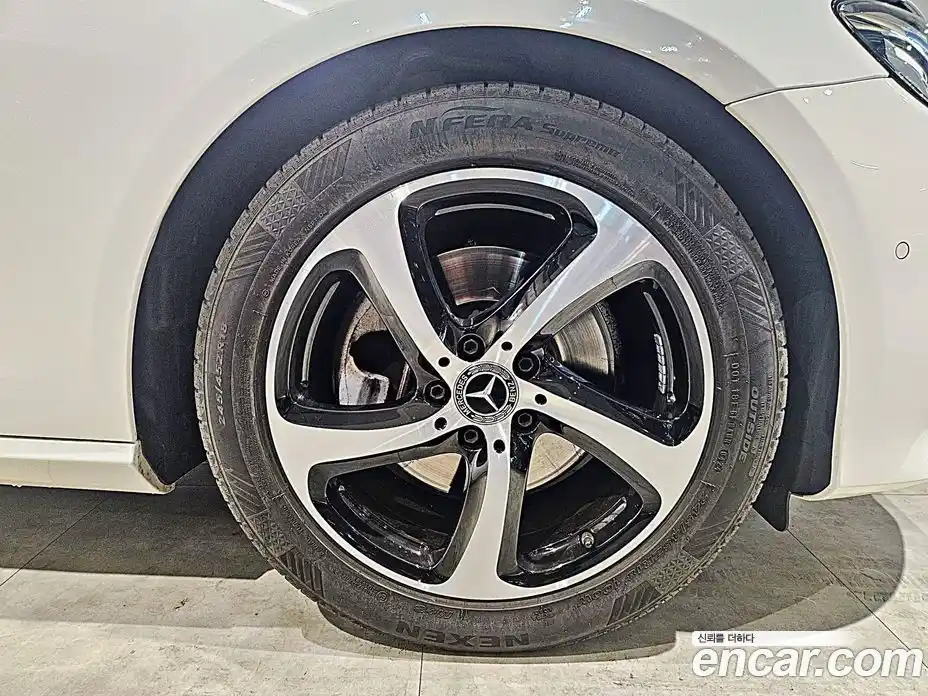 Mercedes-Benz E-Class 2020 2.0 Автомат в Москве № 142398, фото 5