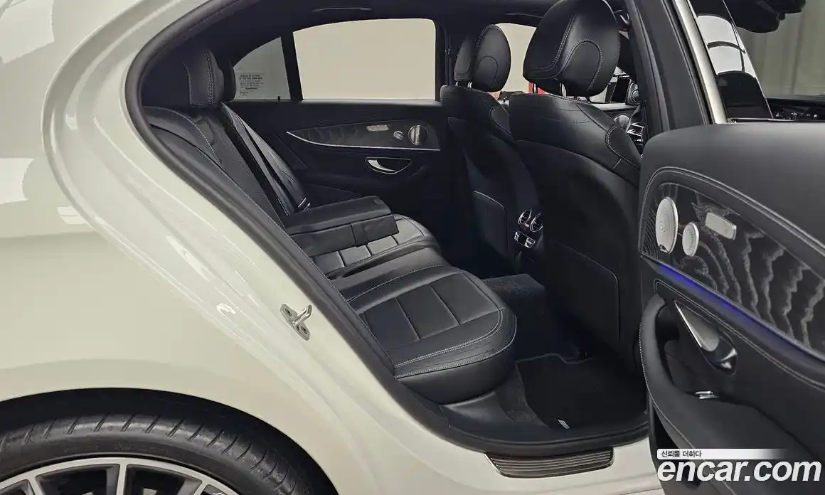 Mercedes-Benz E-Class 2021 2.0 Автомат в Москве № 143503, фото 17