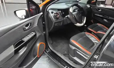 Renault QM3 2015 1.5 Автомат в Москве № 149952, миниатюра 5