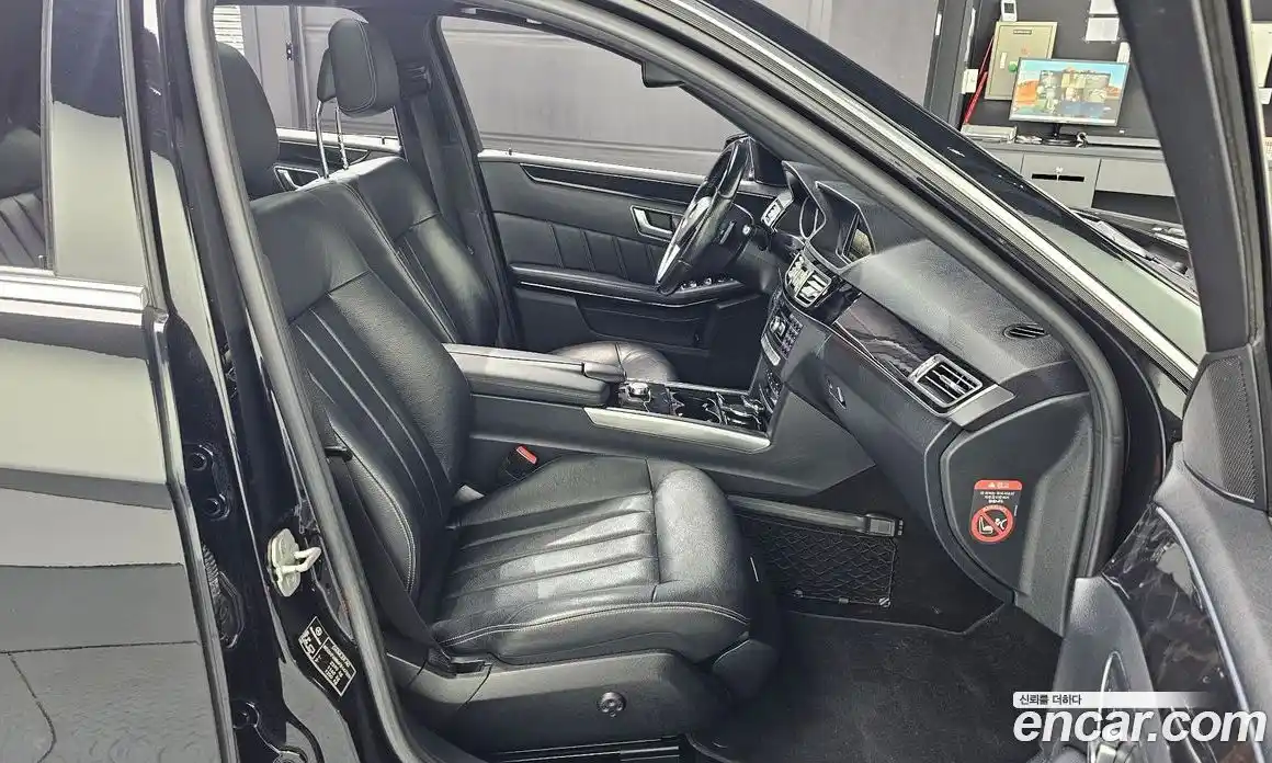 Mercedes-Benz E-Class 2015 3.5 Автомат в Москве № 152771, фото 13