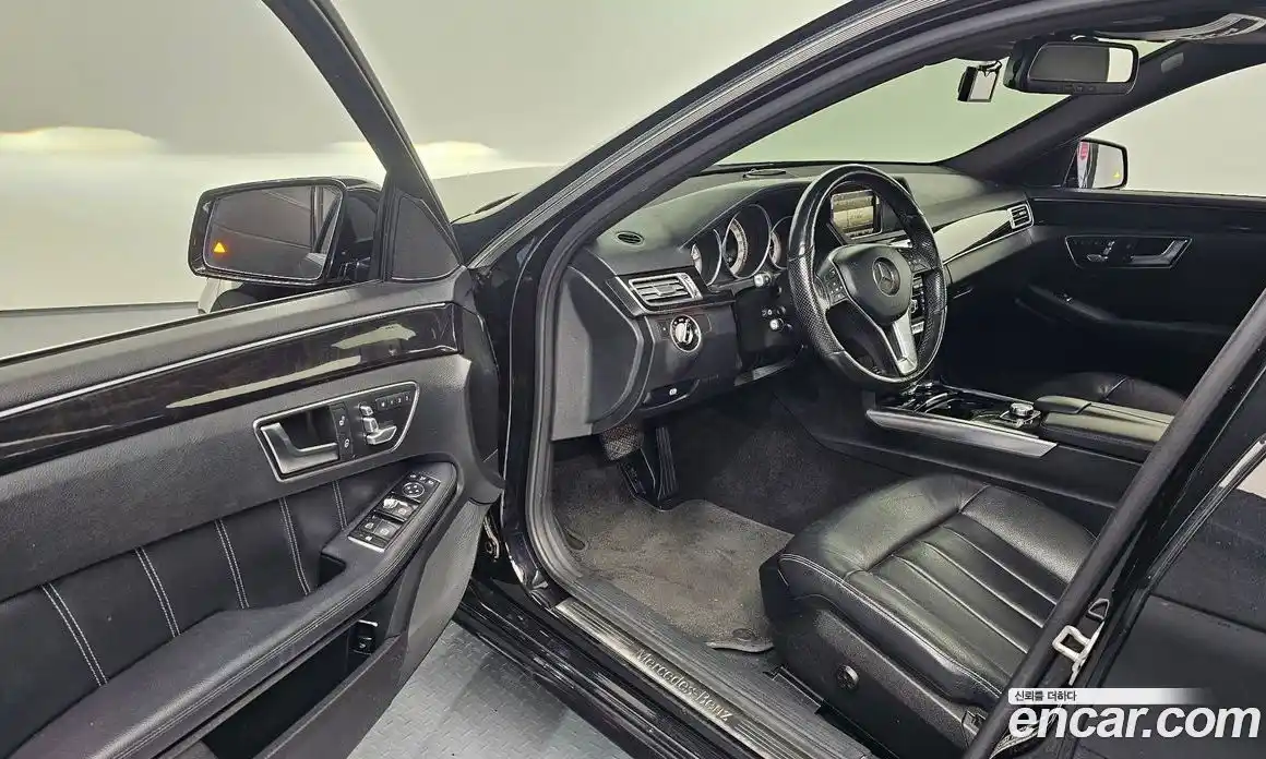 Mercedes-Benz E-Class 2015 3.5 Автомат в Москве № 152771, фото 17