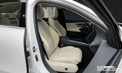 Mercedes-Benz E-Class 2025 2.0 Автомат в Москве № 160047, миниатюра 10