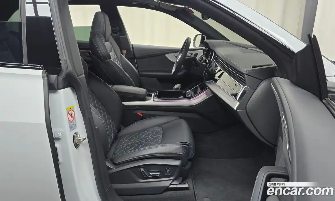 Audi Q8 2023 3.0 Автомат в Москве № 162352, фото 17