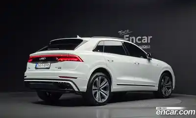 Audi Q8 2023 3.0 Автомат в Москве № 162352, миниатюра 2