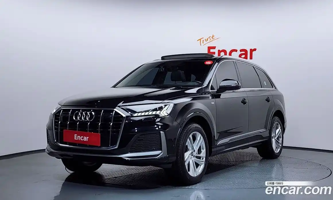 Audi Q7 2021 3.0 Автомат в Москве № 162994, фото 1