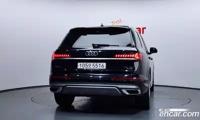 Audi Q7 2021 3.0 Автомат в Москве № 162994, миниатюра 4
