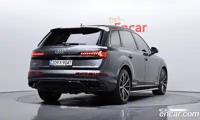 Audi Q7 2021 3.0 Автомат в Москве № 163356, миниатюра 2
