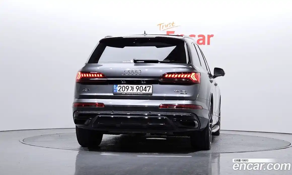 Audi Q7 2021 3.0 Автомат в Москве № 163356, фото 4