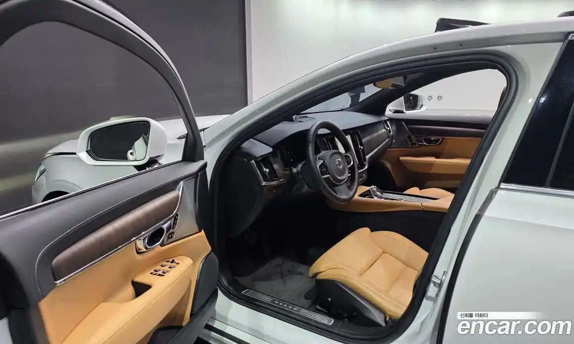 Volvo S90 2024 2.0 Автомат в Москве № 164194, фото 15