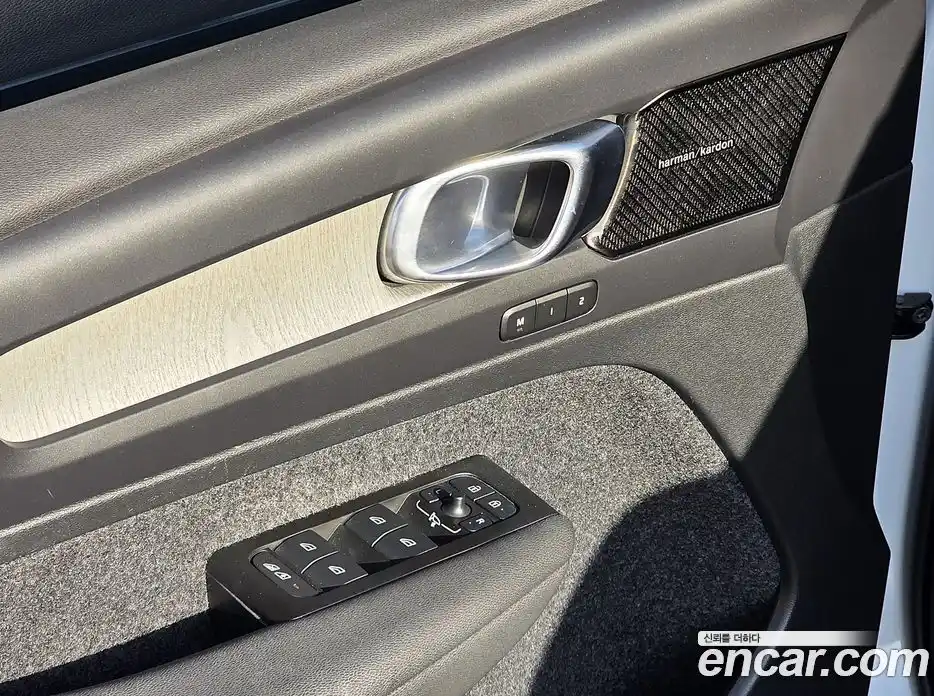 Volvo XC40 2022 2.0 Автомат в Москве № 164355, фото 10