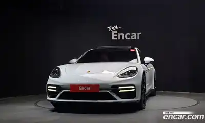 Porsche Panamera, 2022