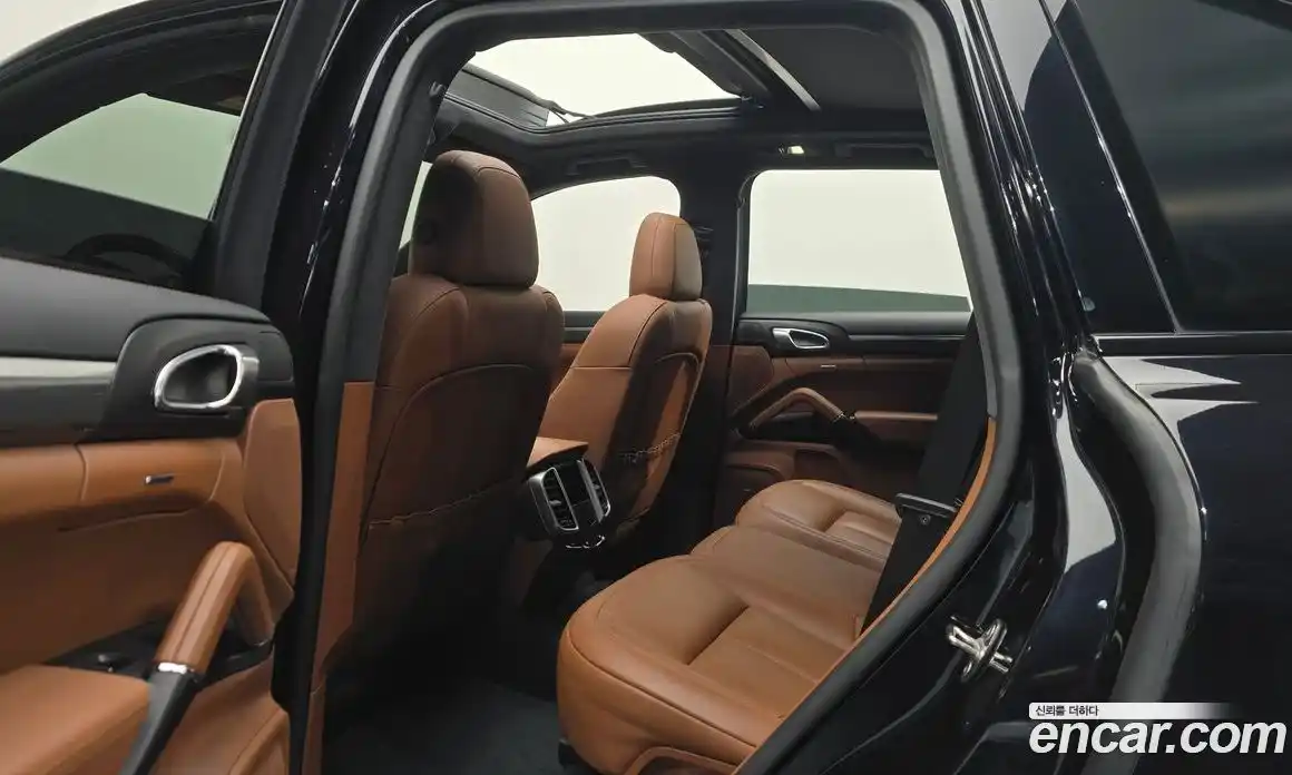 Porsche Cayenne 2018 3.6 Автомат в Москве № 165537, фото 17