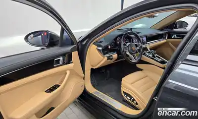 Porsche Panamera 2018 3.0 Автомат в Москве № 165541, миниатюра 2
