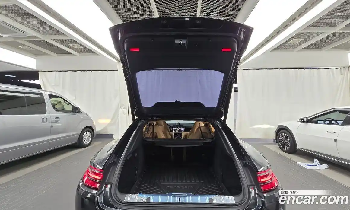 Porsche Panamera 2018 3.0 Автомат в Москве № 165541, фото 3