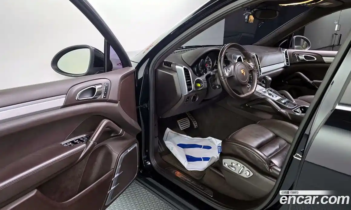 Porsche Cayenne 2011 4.8 Автомат в Москве № 165569, фото 10
