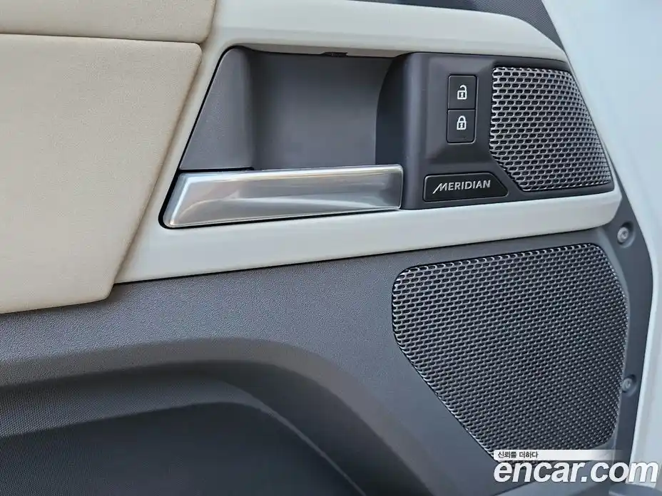 Land Rover Defender 2023 2.0 Автомат в Москве № 166732, фото 13