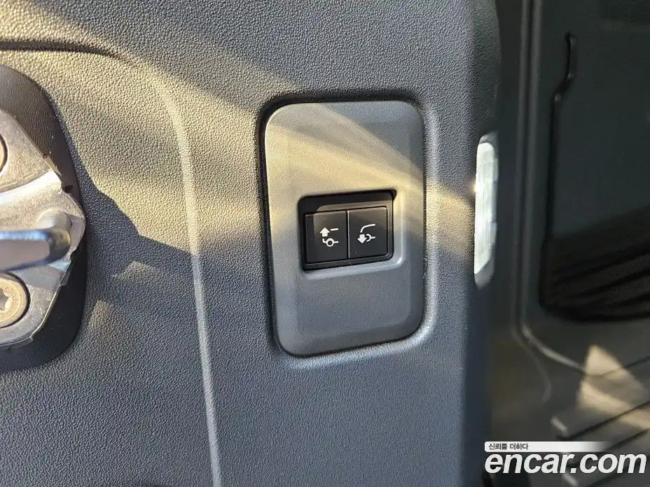 Land Rover Defender 2023 2.0 Автомат в Москве № 166732, фото 20