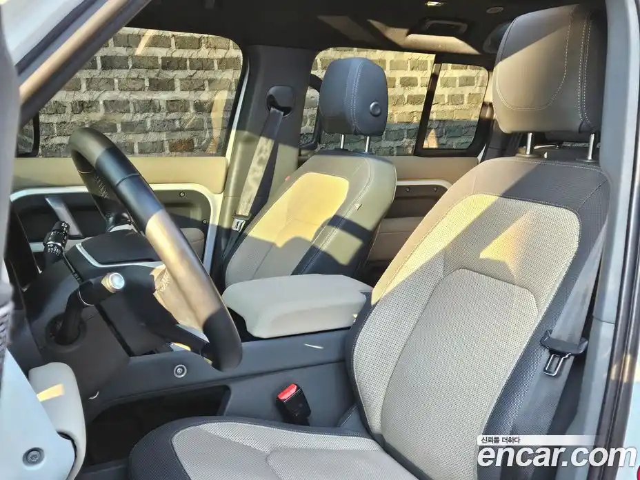 Land Rover Defender 2023 2.0 Автомат в Москве № 166732, фото 10