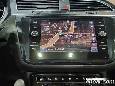 Volkswagen Tiguan 2020 2.0 Автомат в Москве № 168734, миниатюра 11