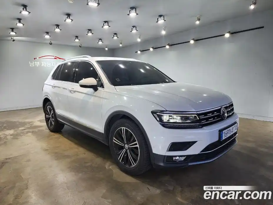 Volkswagen Tiguan 2020 2.0 Автомат в Москве № 168734, фото 3