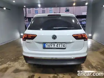 Volkswagen Tiguan 2020 2.0 Автомат в Москве № 168734, миниатюра 5