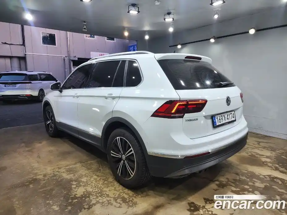 Volkswagen Tiguan 2020 2.0 Автомат в Москве № 168734, фото 6