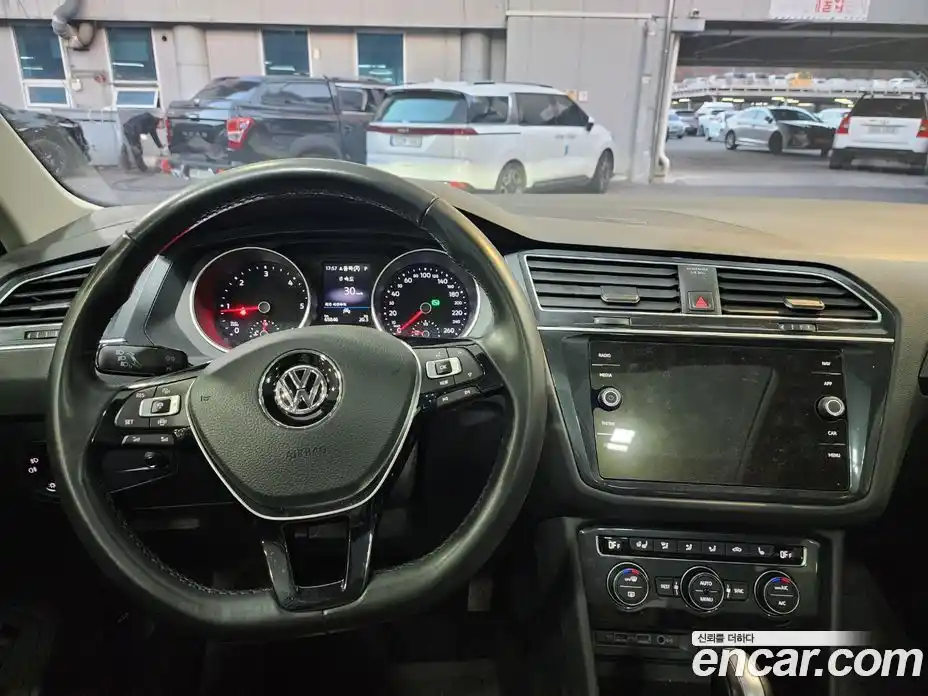 Volkswagen Tiguan 2020 2.0 Автомат в Москве № 168734, фото 8