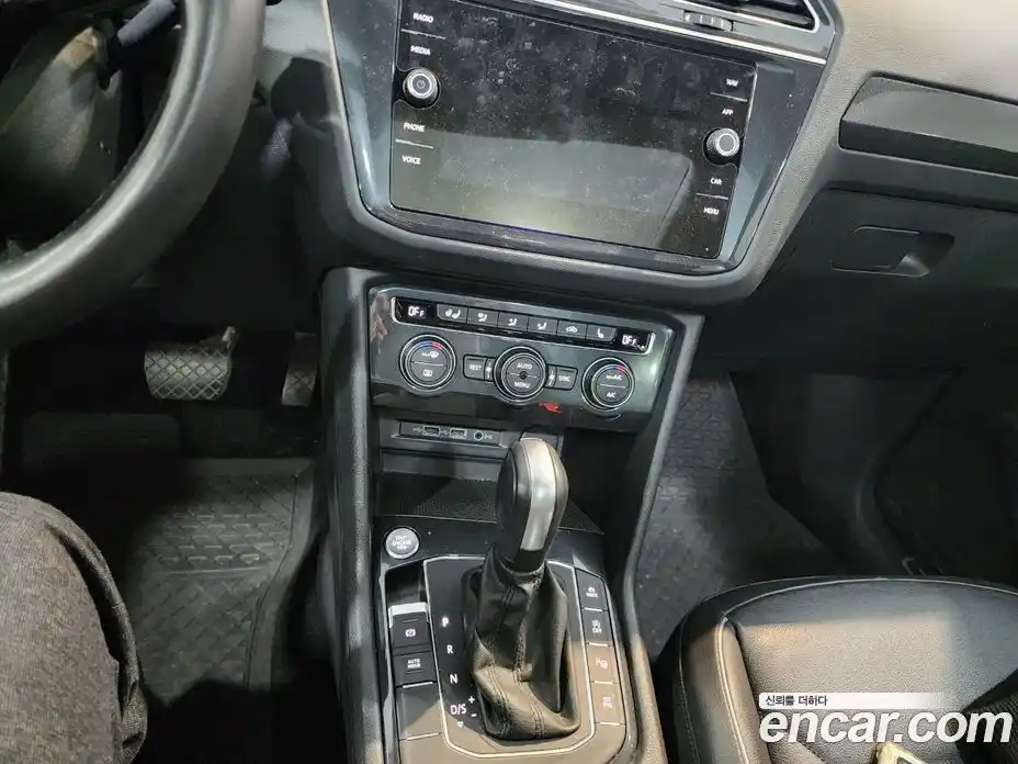 Volkswagen Tiguan 2020 2.0 Автомат в Москве № 168734, фото 9