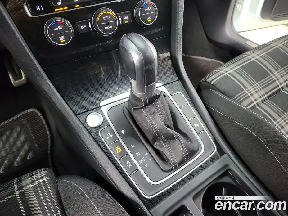 Volkswagen Golf 2016 2.0 Автомат в Москве № 169246, фото 9