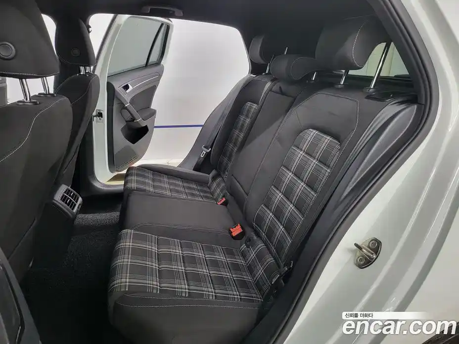 Volkswagen Golf 2016 2.0 Автомат в Москве № 169246, фото 10