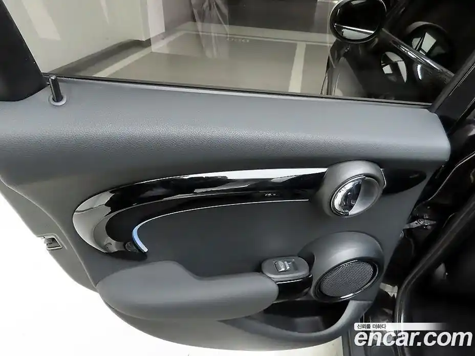 Mini Cooper 2022 1.5 Автомат в Москве № 182363, фото 18