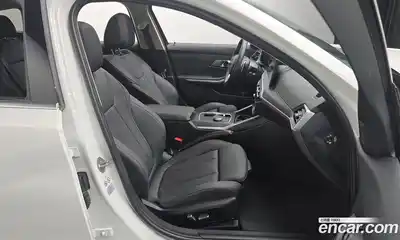 BMW 3-Series 2023 2.0 Автомат в Москве № 187890, миниатюра 5